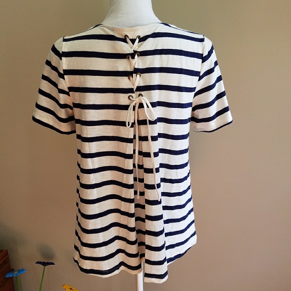 Short sleeve tee